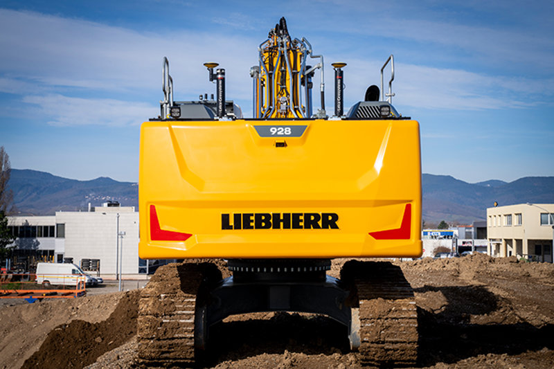 Liebherr and Leica Geosystems: Expanded range of semi-automatic machine control systems for crawler excavators